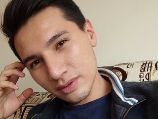 AndyDevak shows camshow