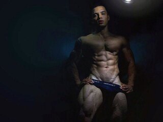 MatiusCross camshow ass