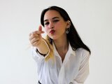 MonaHustings shows pussy